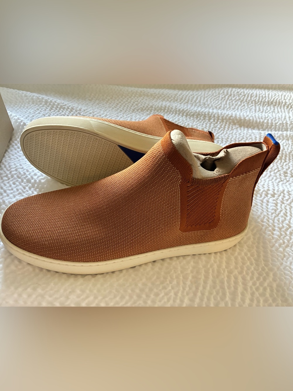 New in Box Rothy’s Chelsea Boots in Camel Size 12 Women’s